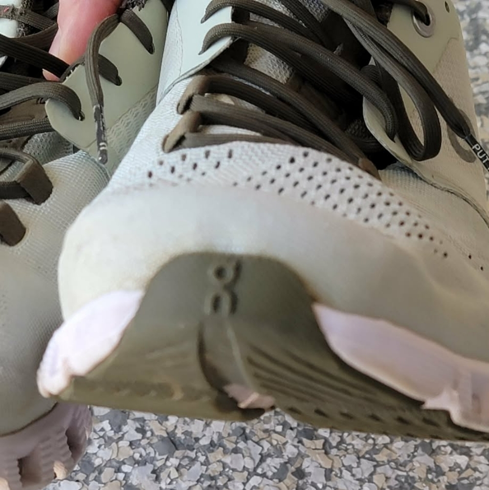 ON RUNNING Cloudflow Light Green Running Shoes He… - image 4